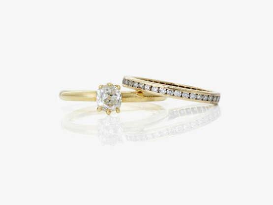 A solitaire ring and eternity ring adorned with old- and octagonal-cut diamonds - photo 2