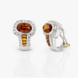 A pair of clip earrings and a ring with citrines and brilliant-cut diamonds - photo 3