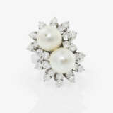 A floral vintage Cocktail ring set with brilliant-cut diamonds and cultured pearls - photo 2