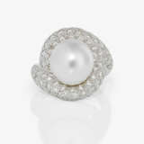 A ring with white South Sea cultured pearl and brilliant-cut diamonds - фото 2