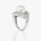 A ring with white South Sea cultured pearl and brilliant-cut diamonds - фото 3