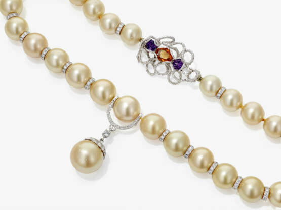 A cultured pearl necklace with brilliant-cut diamonds, citrine, and amethysts - photo 1 A cultured pearl necklace with brilliant-cut diamonds, citrine, and amethysts - photo 1