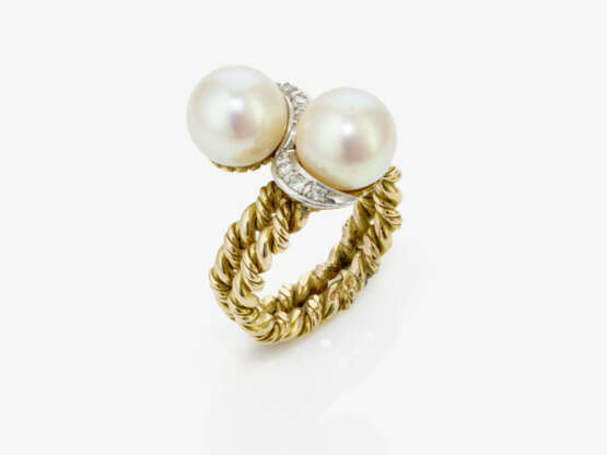 A ring with cultured pearls and small brilliant-cut diamonds - photo 1