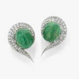 Earrings with emerald cabochons and diamonds - фото 1