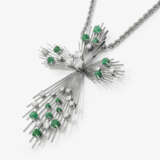 A magnificent vintage cross pendant necklace set with emeralds and brilliant-cut diamonds - photo 2