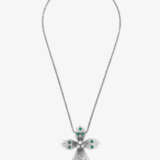 A magnificent vintage cross pendant necklace set with emeralds and brilliant-cut diamonds - photo 3