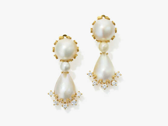 Convertible vintage drop earrings set with Mabé cultured pearls and brilliant-cut diamonds - фото 1 Convertible vintage drop earrings set with Mabé cultured pearls and brilliant-cut diamonds - фото 1