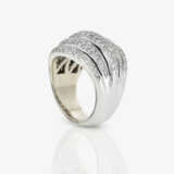 A cocktail ring adorned with small brilliant-cut diamonds - фото 2