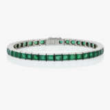 A Rivière bracelet with emeralds - фото 1