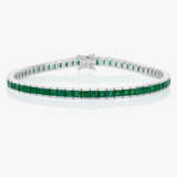 A Rivière bracelet with emeralds - фото 1