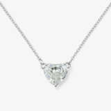 A puristic Shorty necklace with a centred heart-shaped diamond - photo 1