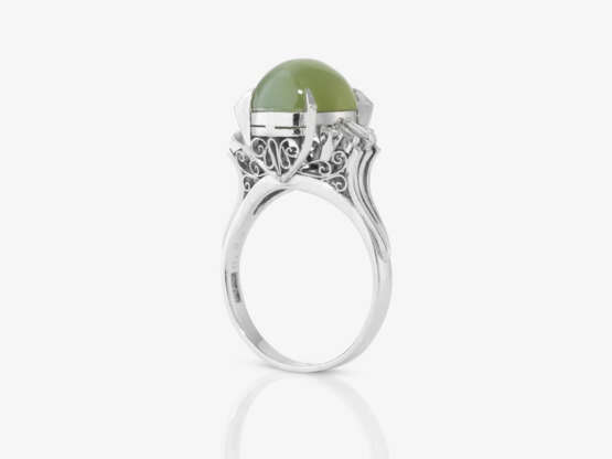 A ring with chrysoberyl and diamonds - photo 3