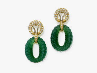 A pair of earrings with green agate and brilliant-cut diamonds