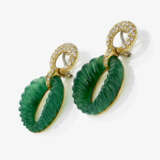 A pair of earrings with green agate and brilliant-cut diamonds - фото 2