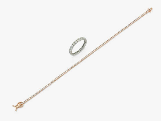 A delicate tennis bracelet adorned with brilliant-cut diamonds and an eternity ring with octagonal-cut diamonds - photo 2