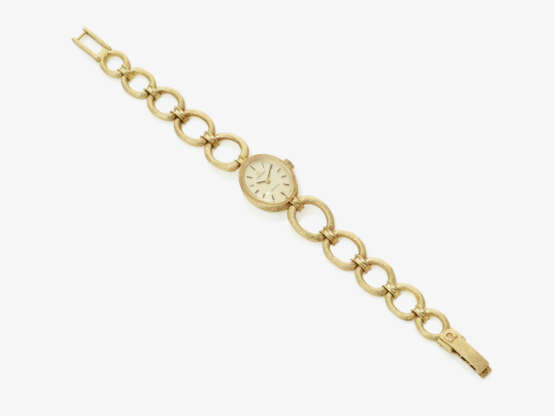 A yellow gold Omega ladies wristwatch - photo 2
