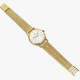 A wristwatch - photo 2