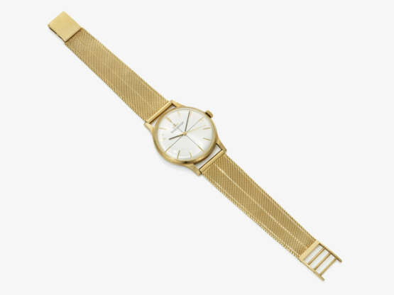 A wristwatch - photo 2