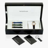 A wristwatch - photo 3