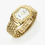 A wristwatch - фото 1