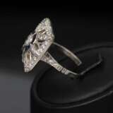 Золотое кольцо с бриллиантами и сапфирами Золото Other style 21th century г. - фото 3