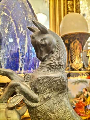 Dynamic Animal Sculpture of Goats in Bronze 20th Century Bronce Empire 20th century - photo 9