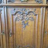 Magnifique vitrine en ch&ecirc;ne. Magnifiques sculptures verre taill&eacute; ch&ecirc;ne. France. Ann&eacute;es 1920. Dimensions&nbsp;: hauteur 225&nbsp;cm longueur 145&nbsp;cm profondeur 62&nbsp;cm. Oak Early 20th century - Foto 2