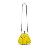 A LIMITED EDITION YELLOW MONOGRAM PUMPKIN BAG WITH SILVER HARDWARE BY YAYOI KUSAMA - Foto 6