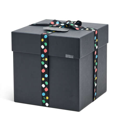 A LIMITED EDITION YELLOW MONOGRAM PUMPKIN BAG WITH SILVER HARDWARE BY YAYOI KUSAMA - Foto 8 A LIMITED EDITION YELLOW MONOGRAM PUMPKIN BAG WITH SILVER HARDWARE BY YAYOI KUSAMA - Foto 8