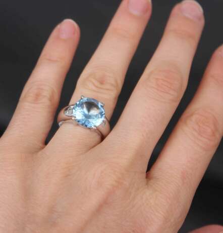 Bague en or avec diamants et spinelle synth&eacute;tique Or Other style 21th century - photo 1