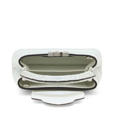 A SILVER AURORA ALLIGATOR MINI CAPUCINES WITH SILVER HARDWARE - Foto 5