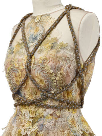 AN ENCHANTING HAUTE COUTURE DAWN GLITTER TULLE DRAPED GRECIAN COLUMN FLORAL EMBROIDERED CHANTILLY LACE DRESS - Foto 2 AN ENCHANTING HAUTE COUTURE DAWN GLITTER TULLE DRAPED GRECIAN COLUMN FLORAL EMBROIDERED CHANTILLY LACE DRESS - Foto 2