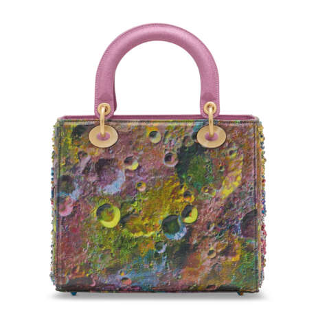 A LIMITED EDITION DIOR LADY ART THE LUNAR LANDSCAPE BY WANG YUYANG - Foto 3 A LIMITED EDITION DIOR LADY ART THE LUNAR LANDSCAPE BY WANG YUYANG - Foto 3