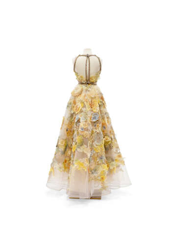 DIOR DREAMS: AN EXQUISITE HANDCRAFTED HAUTE COUTURE MINIATURE DRESS - Foto 6 DIOR DREAMS: AN EXQUISITE HANDCRAFTED HAUTE COUTURE MINIATURE DRESS - Foto 6