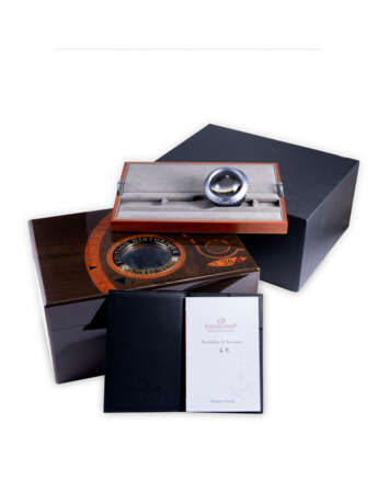 GREUBEL FORSEY. A RARE AND IMPRESSIVE 18K WHITE GOLD 25 DEGREE INCLINED AND 24 SECONDS TOURBILLON WRISTWATCH WITH POWER RESERVE - photo 5