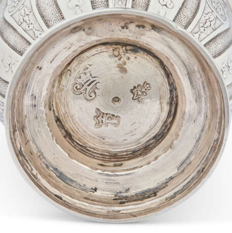 TROIS TIMBALES EN ARGENT D'ÉPOQUE LOUIS XIV ET LOUIS XV - фото 3 TROIS TIMBALES EN ARGENT D'ÉPOQUE LOUIS XIV ET LOUIS XV - фото 3