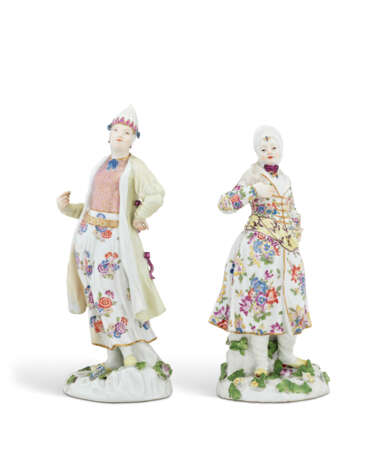 DEUX STATUETTES FORMANT PENDANT EN PORCELAINE DE MEISSEN DU XVIIIE SIÈCLE - photo 3 DEUX STATUETTES FORMANT PENDANT EN PORCELAINE DE MEISSEN DU XVIIIE SIÈCLE - photo 3