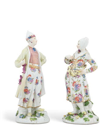 DEUX STATUETTES FORMANT PENDANT EN PORCELAINE DE MEISSEN DU XVIIIE SIÈCLE - photo 4 DEUX STATUETTES FORMANT PENDANT EN PORCELAINE DE MEISSEN DU XVIIIE SIÈCLE - photo 4
