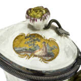 POT À EAU COUVERT ET SON BASSIN CIRCULAIRE EN PORCELAINE DE MEISSEN DU XVIIIE SIÈCLE - photo 6
