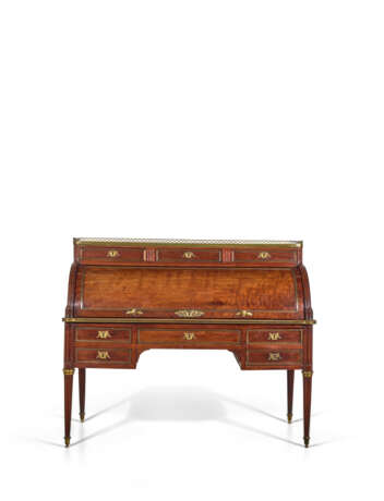 BUREAU À CYLINDRE D`ÉPOQUE LOUIS XVI - фото 1 BUREAU À CYLINDRE D`ÉPOQUE LOUIS XVI - фото 1