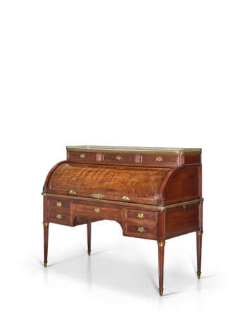 BUREAU À CYLINDRE D`ÉPOQUE LOUIS XVI - фото 3 BUREAU À CYLINDRE D`ÉPOQUE LOUIS XVI - фото 3