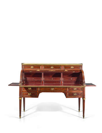 BUREAU À CYLINDRE D`ÉPOQUE LOUIS XVI - фото 4 BUREAU À CYLINDRE D`ÉPOQUE LOUIS XVI - фото 4