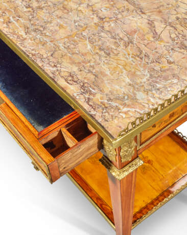 TABLE &#192; &#201;CRIRE D`&#201;POQUE LOUIS XVI - photo 6