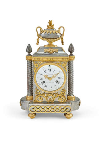 PENDULE DITE "À LA ROMAINE" D`ÉPOQUE LOUIS XVI - фото 1 PENDULE DITE "À LA ROMAINE" D`ÉPOQUE LOUIS XVI - фото 1