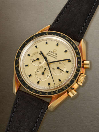 OMEGA, LIMITED EDITION YELLOW GOLD 'SPEEDMASTER', REF. 145.022-69 - photo 2