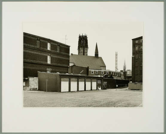 Thomas Struth. Blick auf St. Salvator Duisburg 1985 - Foto 2