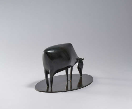 Ewald Mataré. Grasende Kuh II - photo 3