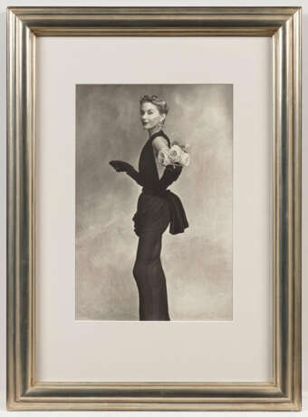 Irving Penn. Lisa Fonssagrives-Penn (Woman with Roses on her Arm) - photo 4