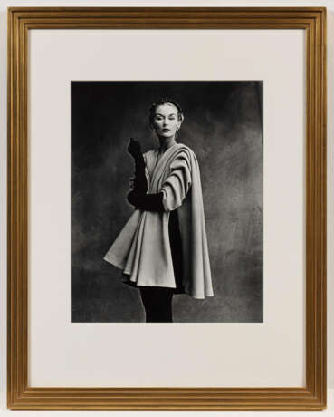 Irving Penn. Balenciaga Mantle Coat (Lisa Fonssagrives-Penn), Paris - photo 4