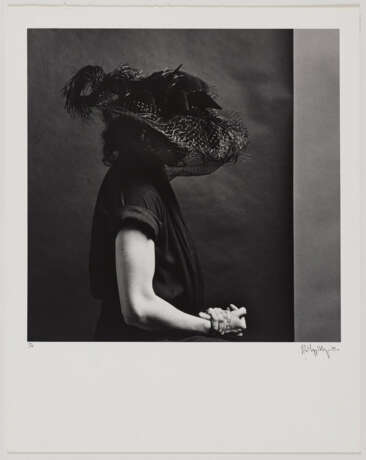 Robert Mapplethorpe. Lisa Lyon (arm flexed) - photo 2